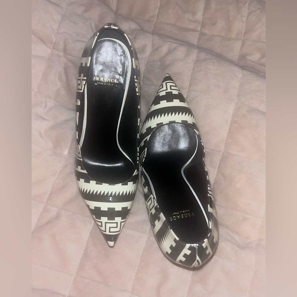 Versace Black and Cream Geometric Heels - Picture 6 of 6